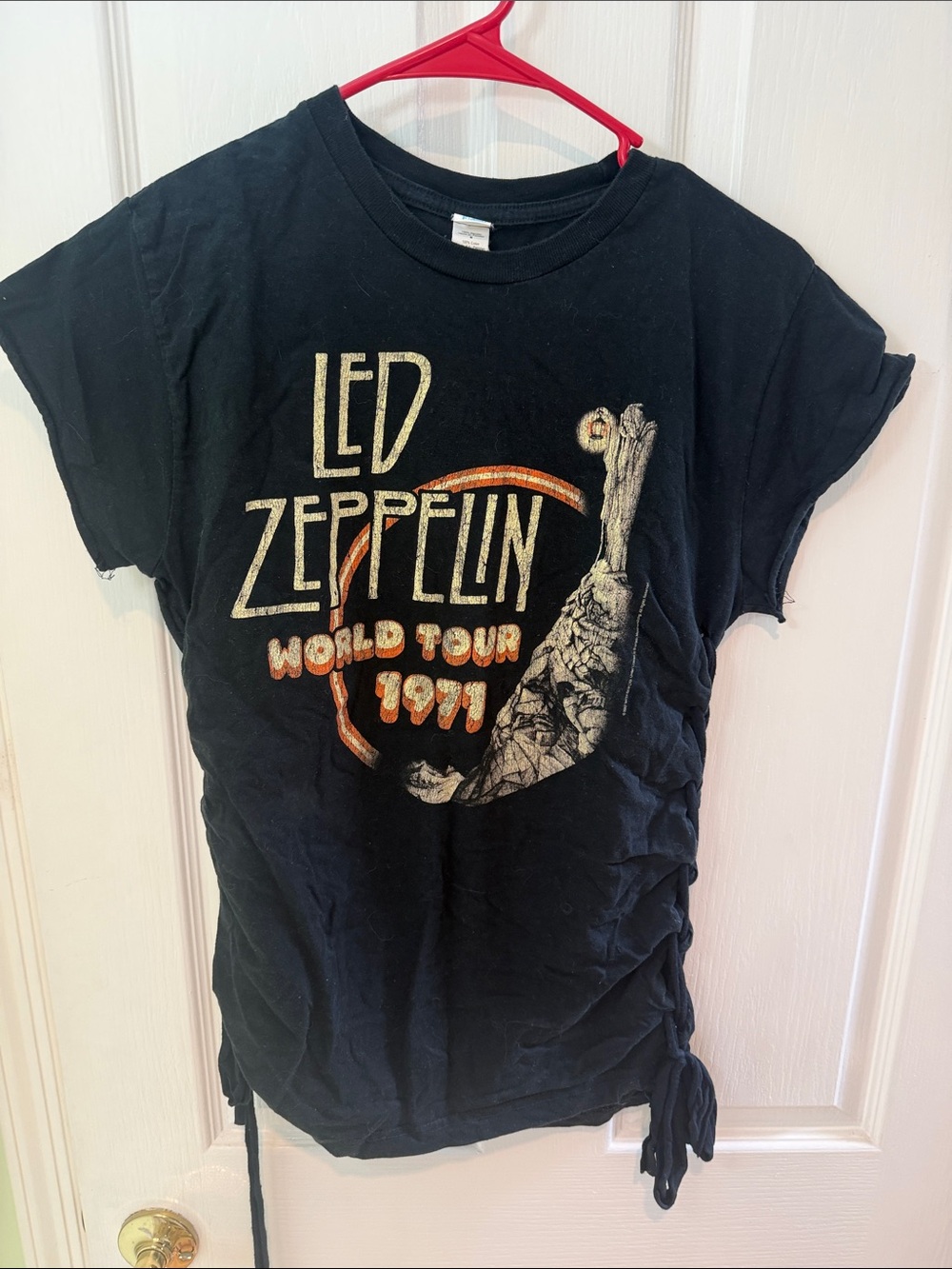 Black Graphic Reptile Tee - Black